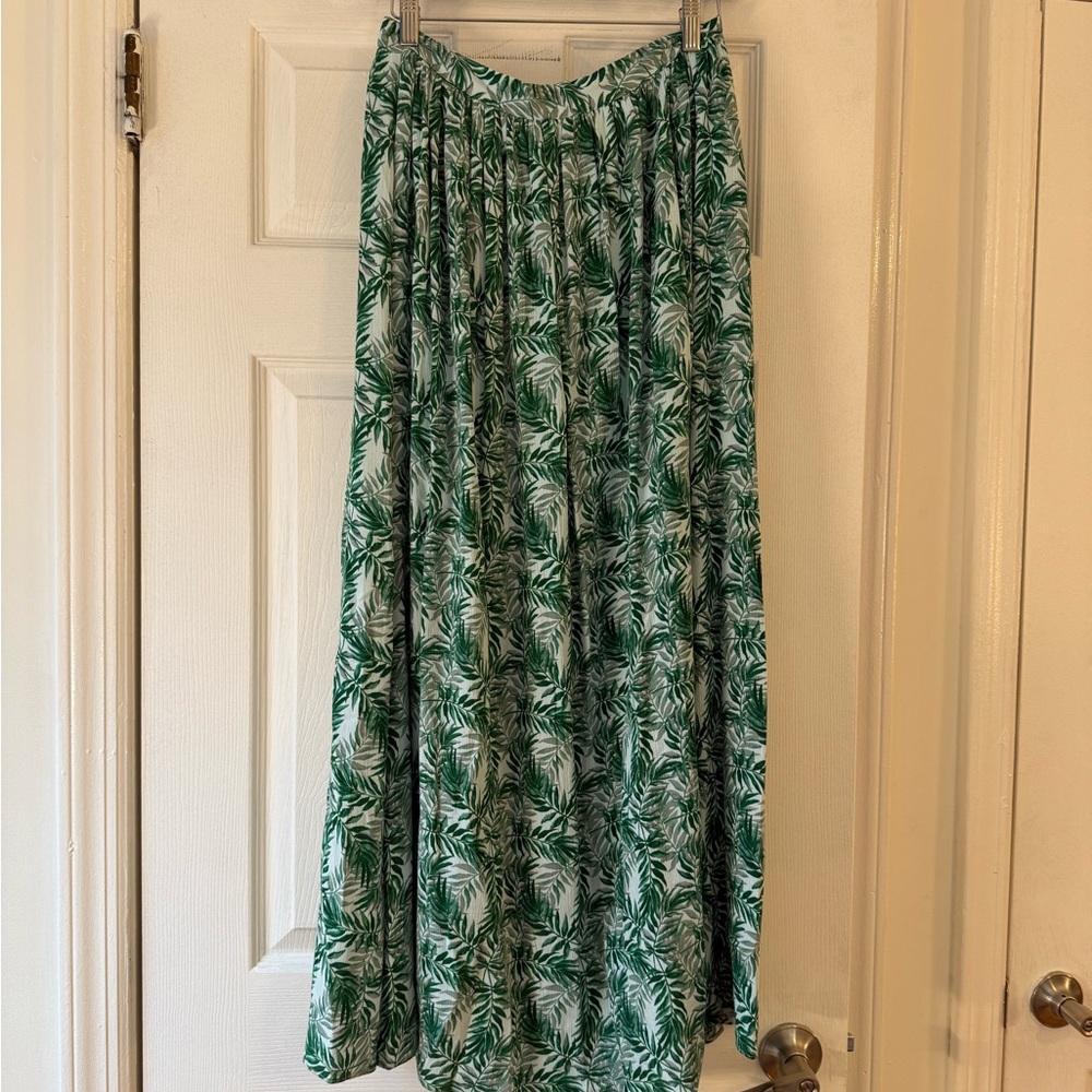 Green Leaf Print Women's Skirt Size Medium